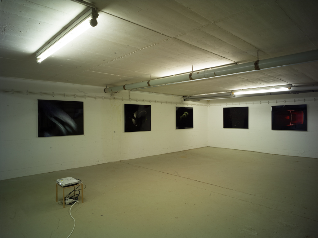 Dokumentationsfoto zur Ausstellung im Keller der KH Kassel