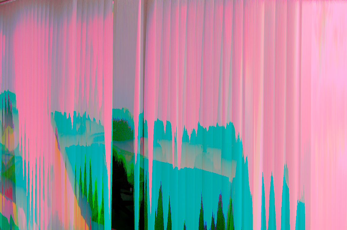 Händisch verglitchte Bilddaten, ein Zufallsexperiment. (2 von 4)